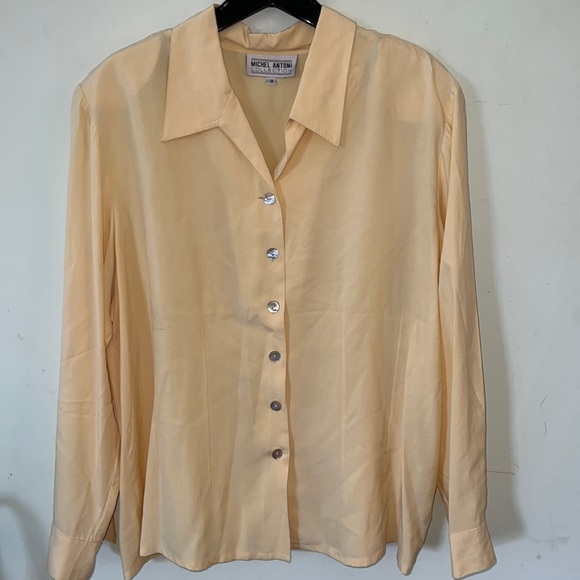 Michel Antoni Collection Blouse 100% Silk light Yellow/ shell buttons Sz 18 - Picture 1 of 11